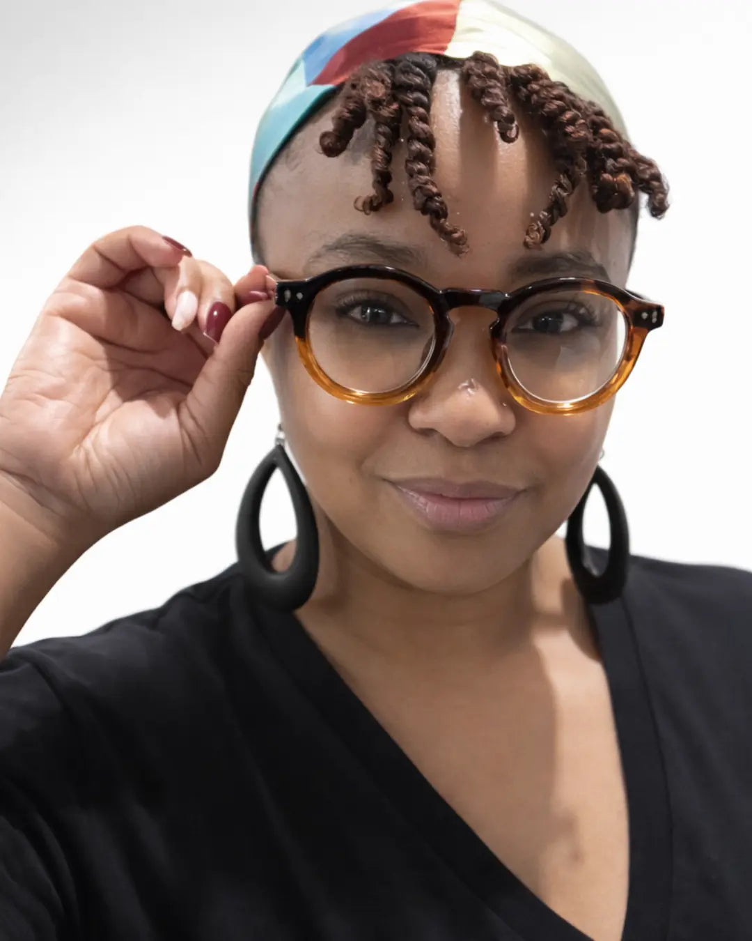 The Confident Curve Round Eyeglasses Shadez of Glam