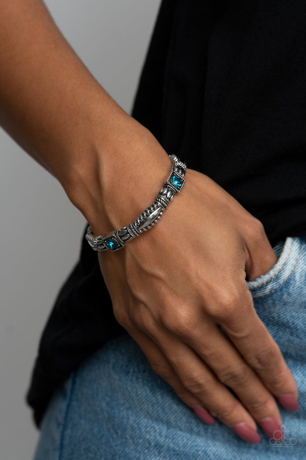 Get This GLOW On The Road - Blue Paparazzi Accessories