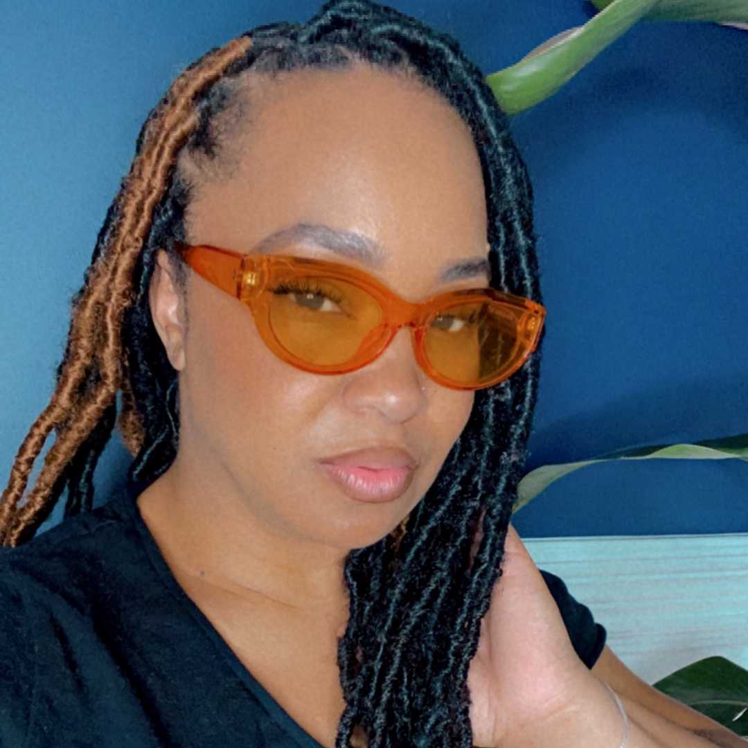 Faye Oval Sunglasses SOG