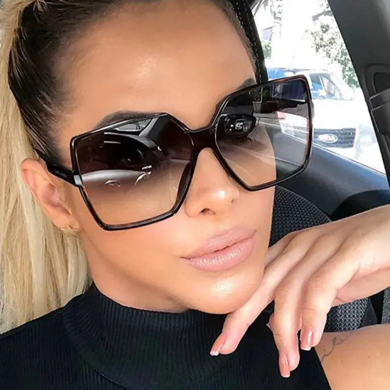 Raegan Square Sunglasses SOG