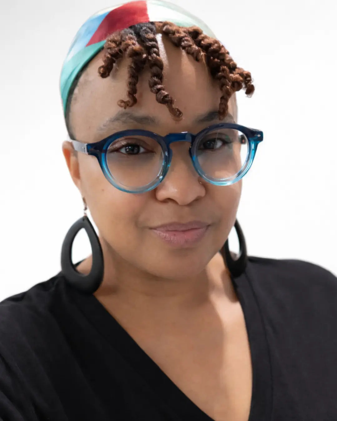 The Confident Curve Round Eyeglasses Shadez of Glam