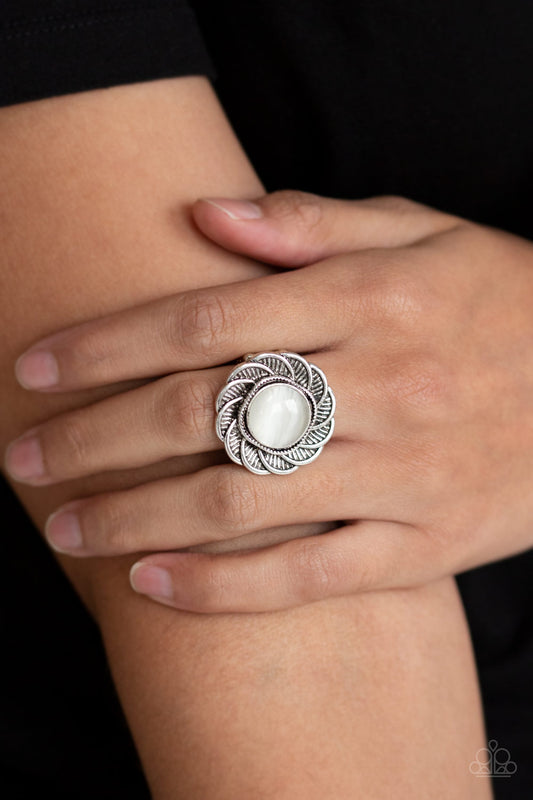 Gardenia Glow - White Paparazzi Accessories