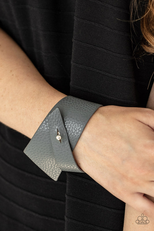 PIECE Offering - Silver Paparazzi Accessories