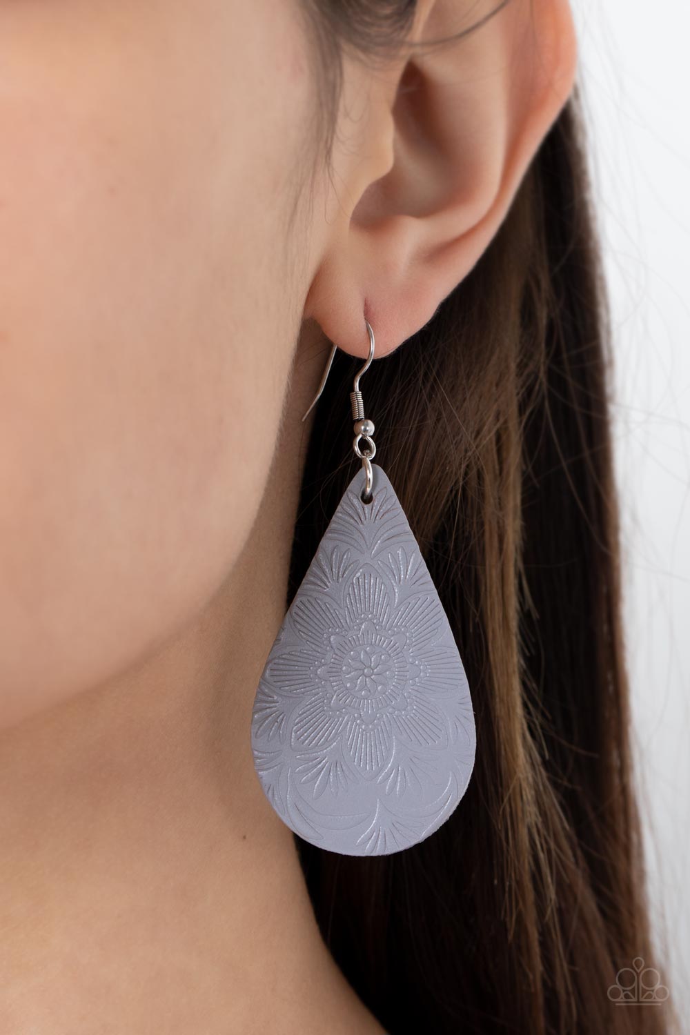 Subtropical Seasons - Silver Paparazzi Accessories